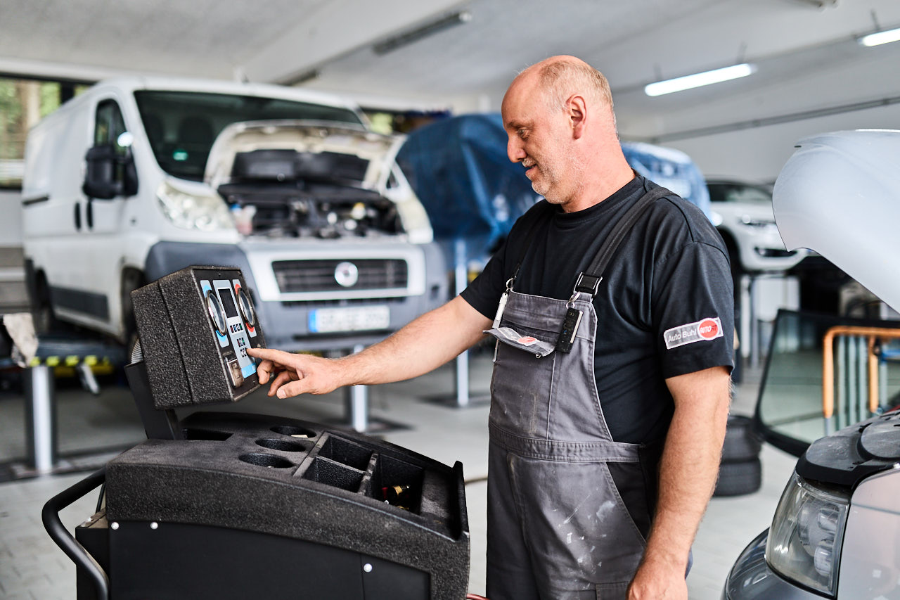 Reinigung einer Klimaanlage eines Autos