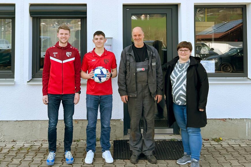 Neue Trainingsbälle für die Fußballer